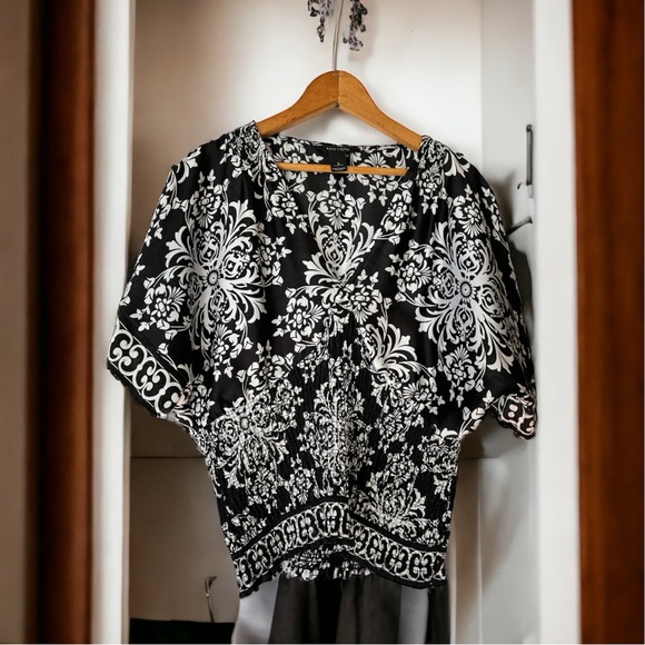 White House Black Market “Batwing” Boho Blossom Blouse with Clinched Waist - Picture 1 of 4